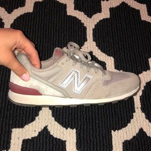 New Balance 696